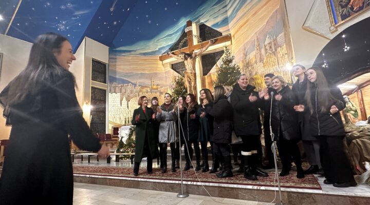 KONCERT KOLĘD 2024, Parafia Św. Heleny w Nowym Sączu, koncert chóru parafialnego, kolędy, koncert Zespołu Muzyki Gospel w Nowym Sączu, muzyka,