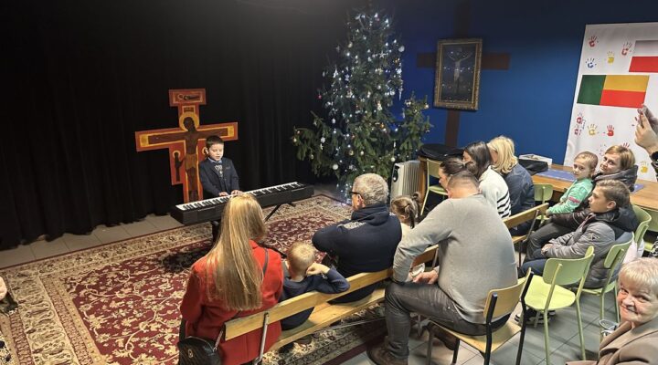 KONKURS KOLĘD 2024, Parafia Św. Heleny w Nowym Sączu, wspólnota, Radosne Serca, spotkanie opłatkowe, kolędowanie, życzenia