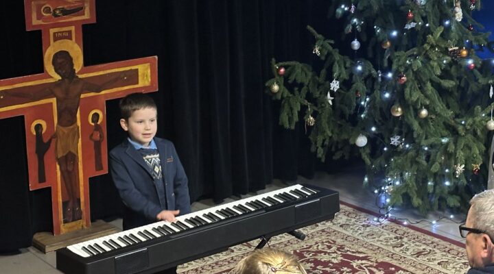 KONKURS KOLĘD 2024, Parafia Św. Heleny w Nowym Sączu, wspólnota, Radosne Serca, spotkanie opłatkowe, kolędowanie, życzenia