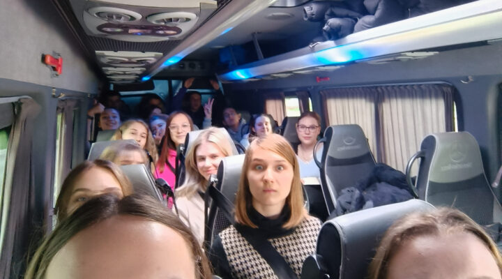 RZUCIĆ WSZYSTKO I WYJECHAĆ W BIESZCZADY, Parafia Św. Heleny w Nowym Sączu, wspólnota, Radosne Serca, spotkanie opłatkowe, kolędowanie, życzenia