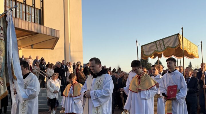 PROCESJA REZUREKCYJNA, Wielka Niedziela, parafia św. Heleny w Nowym Sączu