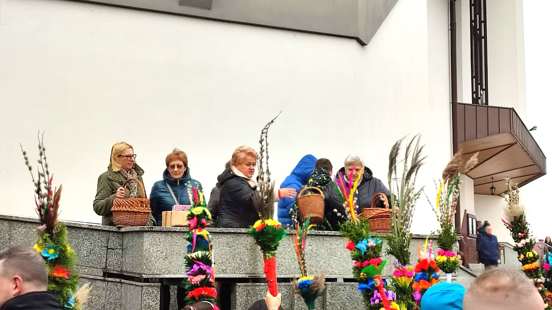 konkurs palm wielkanocnych Nowy Sącz, parafia św. Heleny Nowy Sącz, Niedziela Palmowa Nowy Sącz, palmy wielkanocne konkurs, tradycje wielkanocne Polska, palma wielkanocna ręcznie robiona, konkurs parafialny, wydarzenia parafialne Nowy Sącz, DSM św. Heleny, KG Konwalia Mała Wieś, przedszkole Amelka, zwyczaje wielkanocne, Niedziela Palmowa tradycja