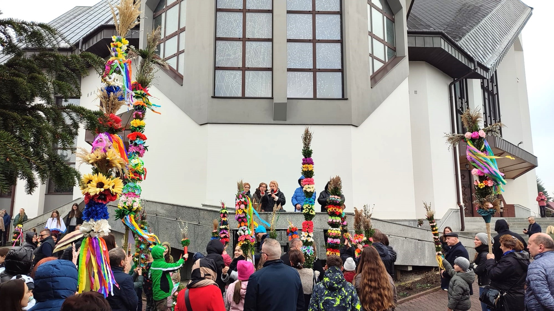 konkurs palm wielkanocnych Nowy Sącz, parafia św. Heleny Nowy Sącz, Niedziela Palmowa Nowy Sącz, palmy wielkanocne konkurs, tradycje wielkanocne Polska, palma wielkanocna ręcznie robiona, konkurs parafialny, wydarzenia parafialne Nowy Sącz, DSM św. Heleny, KG Konwalia Mała Wieś, przedszkole Amelka, zwyczaje wielkanocne, Niedziela Palmowa tradycja